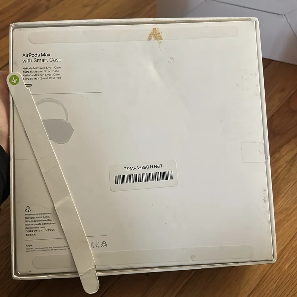 Apple AirPods Max navy blue color real